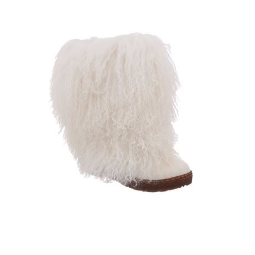 BearPaw Boetis boots